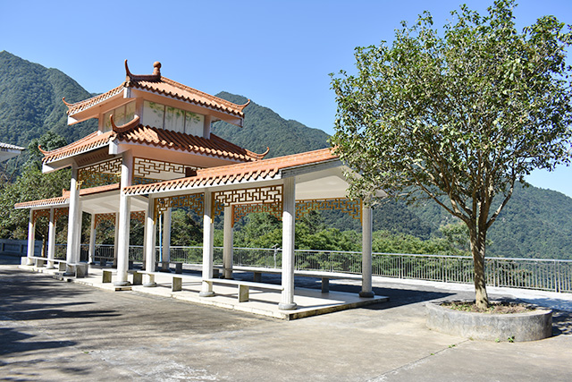 梅縣區(qū)梅南紅色生態(tài)旅游，選梅南鎮(zhèn)九龍嶂九里岌旅游景區(qū)